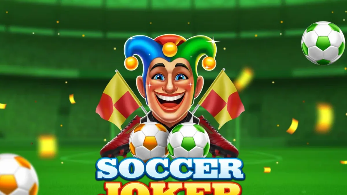 Tampilan layar slot Soccer Joker dengan gulungan yang menampilkan simbol-simbol bertema sepak bola dan joker, serta latar belakang stadion neon hijau.